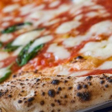 Oggi è la Giornata mondiale della Pizza napoletana, il cibo più buono al mondo