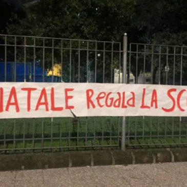 Studenti campani chiedono a “Babbo Natale”: “A Natale regala la scuola, No Dad”.