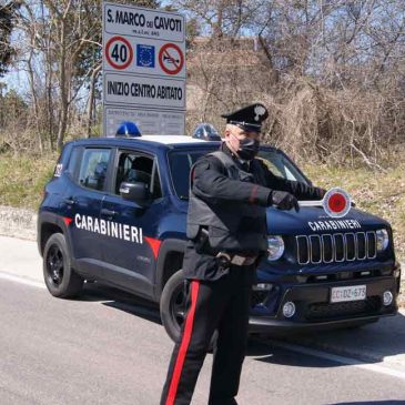 Ruba soldi da un portafogli incustodito, denunciato 35enne