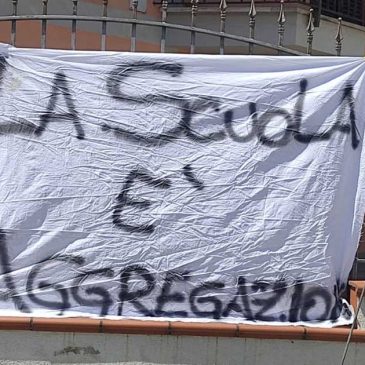 Sant’Agata de’ Goti: partita la protesta per difendere la scuola a San Silvestro