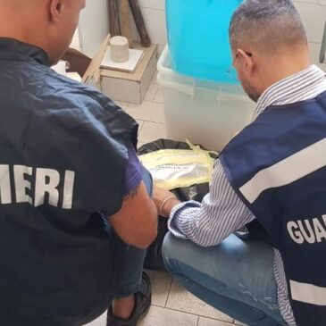 Pesce congelato spacciato per fresco, denunciato titolare di una pescheria